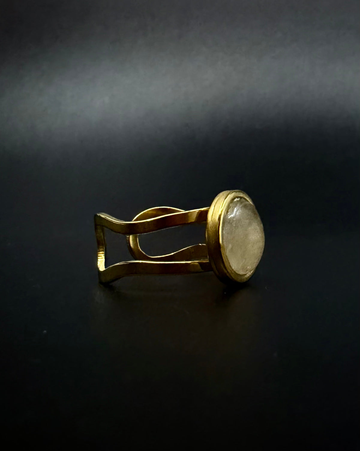 Nebulae Core Adjustable Ring - Gold / Quartz Crystal 10 mm