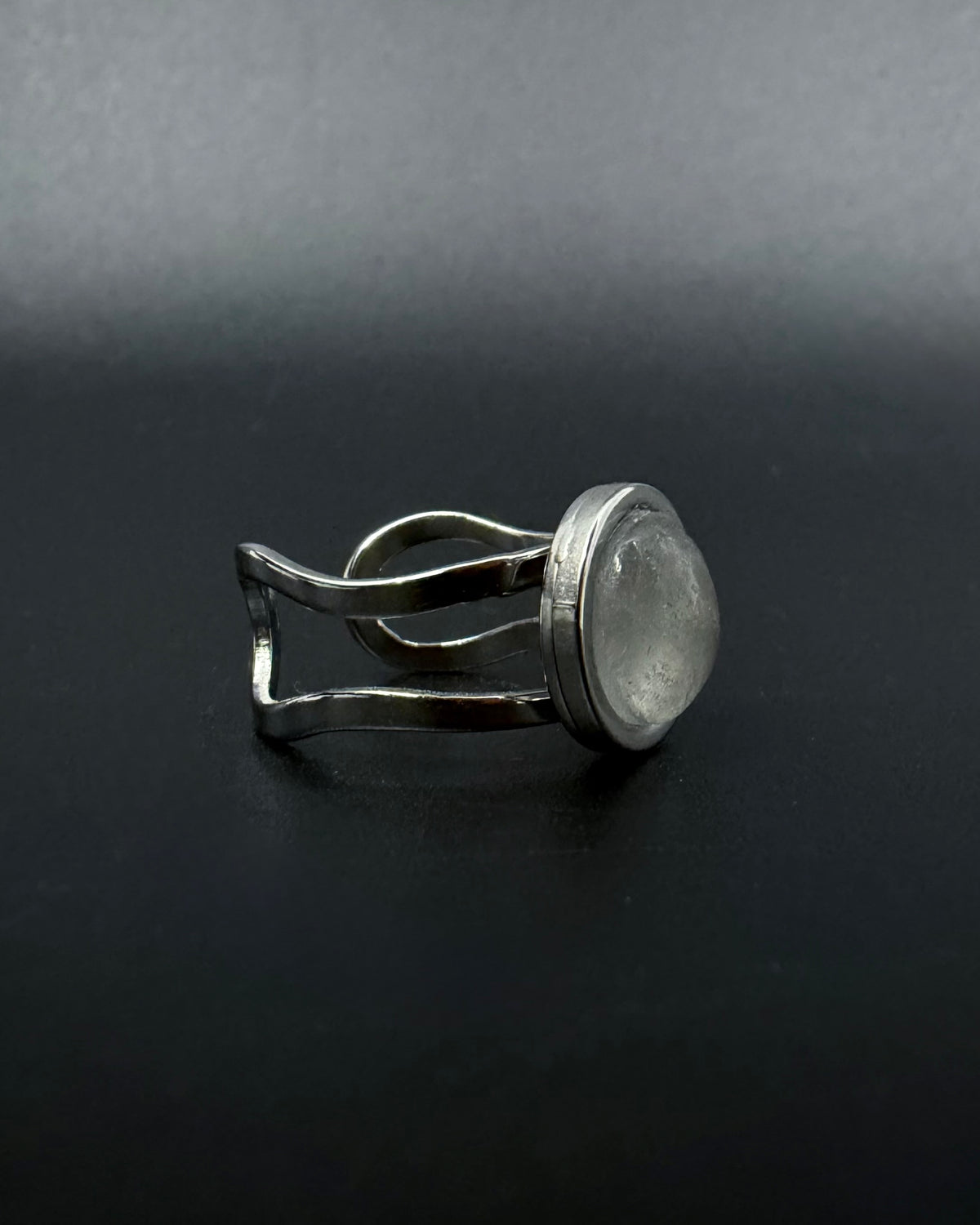 Nebulae Core Adjustable Ring - Silver / Quartz Crystal 10 mm