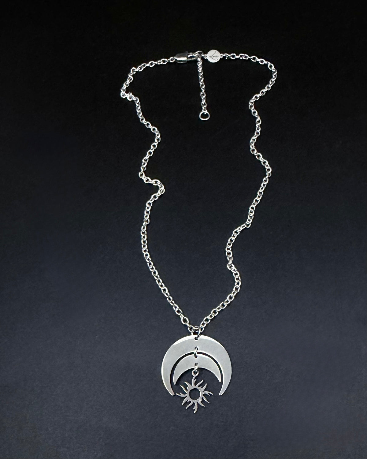 Eos Balance Necklace - Silver 30mm