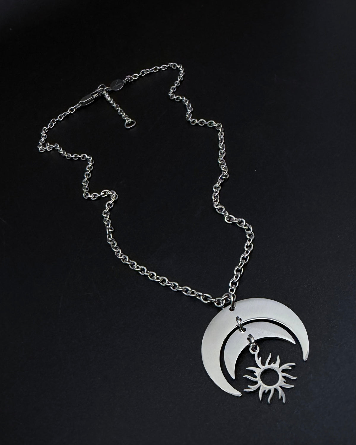 Eos Balance Necklace - Silver 30mm
