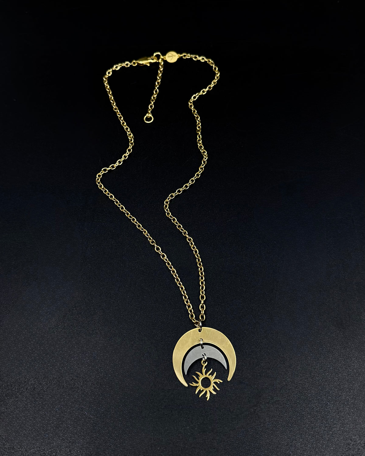 Eos Balance Necklace - Gold / Silver 30mm