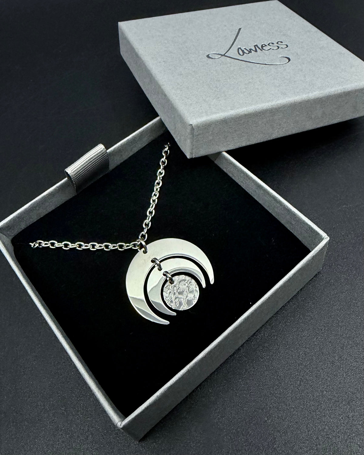 Luna Phase Necklace - Silver 30mm