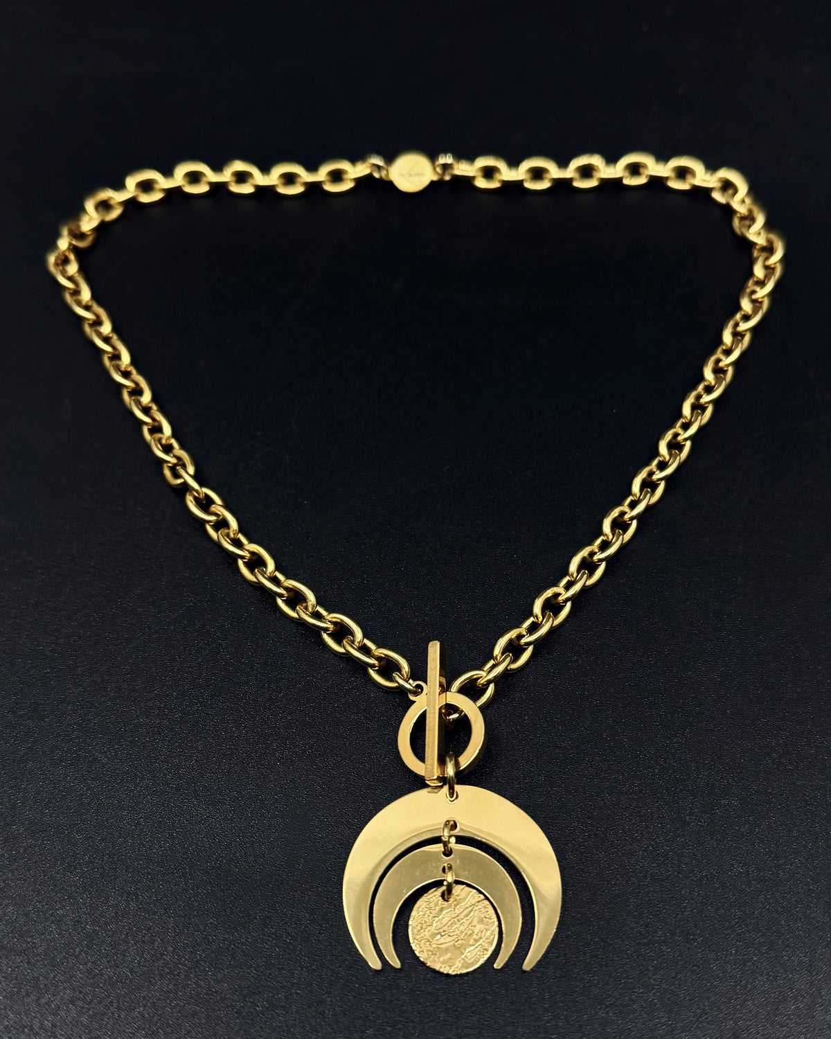 Luna Phase Toggle Necklace - 30mm Gold