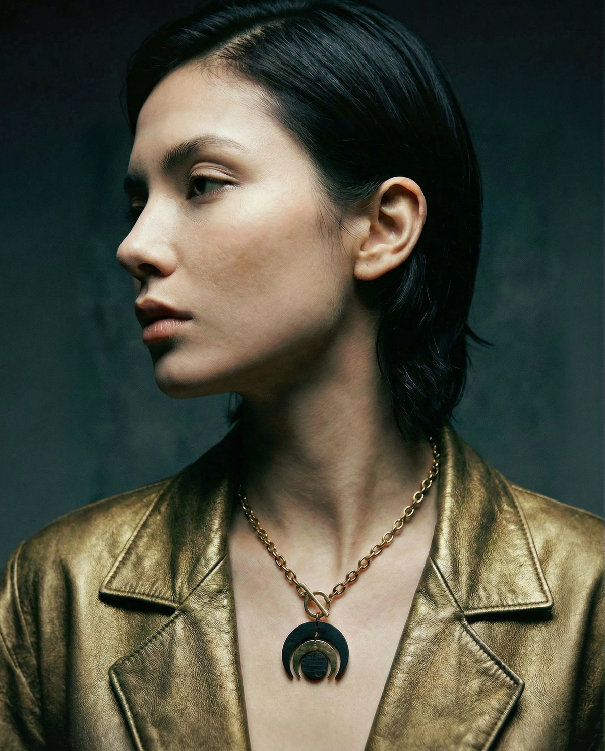 The Shadow edit - Luna Phase Necklace - 30mm Black / Gold